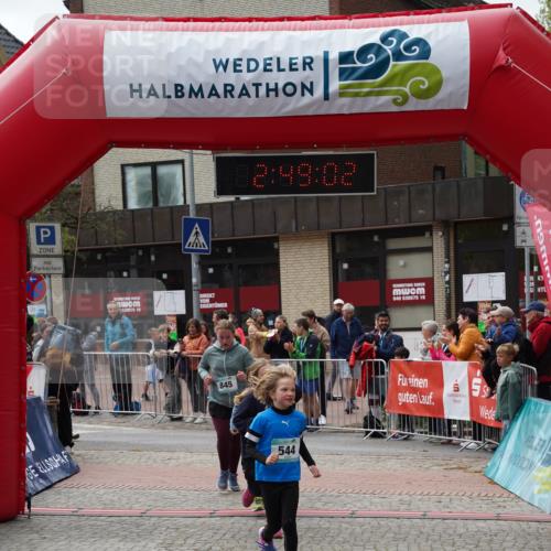 04.05.2025 - 8. Wedeler Halbmarathon Felixshl http://msf.ph/oto/7842572 04.05.2025 12:49:00 Ziel 15, 486, 544, 845, 907, 956 meine-sportfotos.de