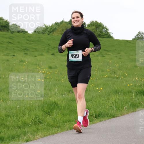 04.05.2025 - 8. Wedeler Halbmarathon Lena Gebhardt http://msf.ph/oto/7842574 04.05.2025 12:23:43 Laufen 499 meine-sportfotos.de