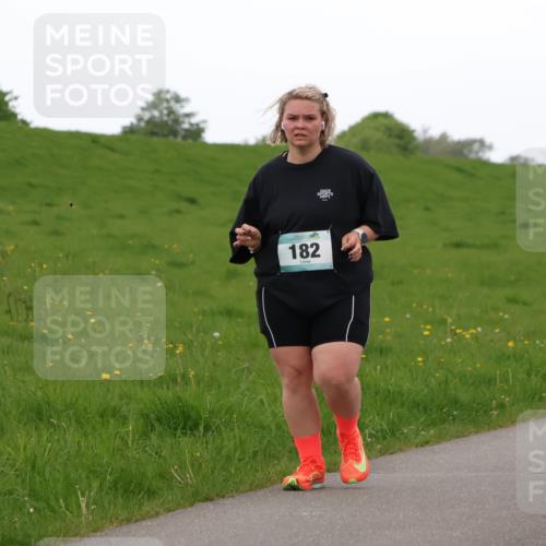 04.05.2025 - 8. Wedeler Halbmarathon Lena Gebhardt http://msf.ph/oto/7842607 04.05.2025 12:26:14 Laufen 182 meine-sportfotos.de