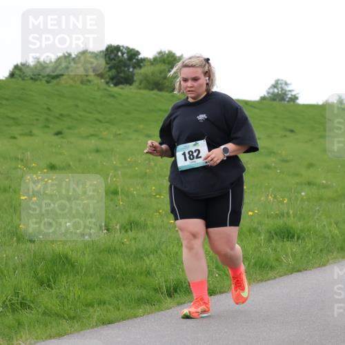 04.05.2025 - 8. Wedeler Halbmarathon Lena Gebhardt http://msf.ph/oto/7842611 04.05.2025 12:26:16 Laufen 182 meine-sportfotos.de