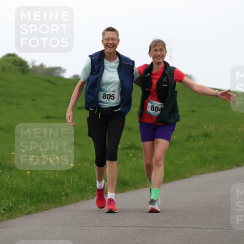 04.05.2025 - 8. Wedeler Halbmarathon Lena Gebhardt http://msf.ph/oto/7842627 04.05.2025 12:30:01 Laufen 47, 20, 805, 804 meine-sportfotos.de