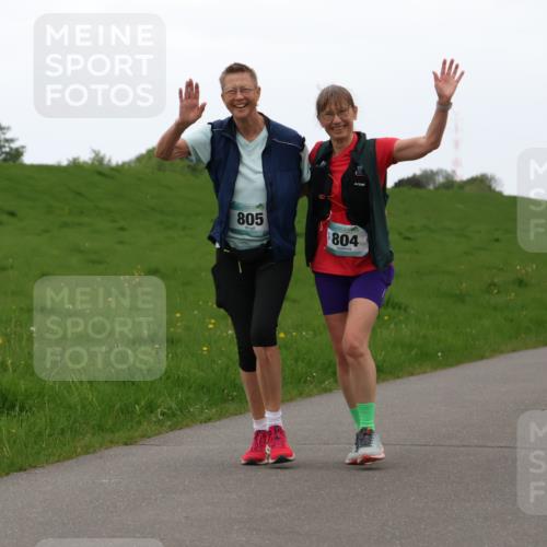 04.05.2025 - 8. Wedeler Halbmarathon Lena Gebhardt http://msf.ph/oto/7842632 04.05.2025 12:30:03 Laufen 805, 804 meine-sportfotos.de