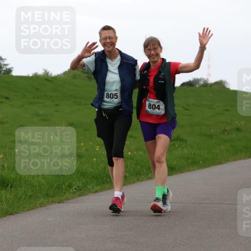 04.05.2025 - 8. Wedeler Halbmarathon Lena Gebhardt http://msf.ph/oto/7842633 04.05.2025 12:30:03 Laufen 805, 804 meine-sportfotos.de