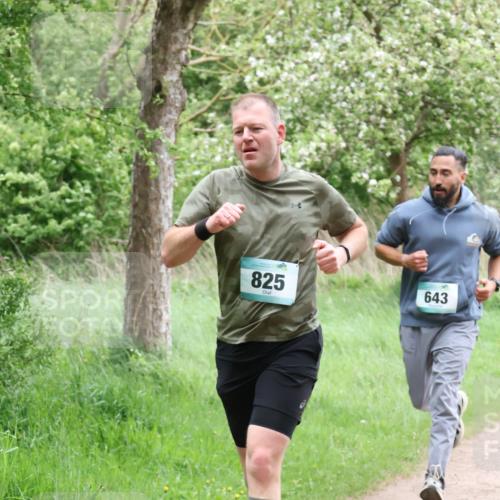 04.05.2025 - 8. Wedeler Halbmarathon Lena Gebhardt http://msf.ph/oto/7842704 04.05.2025 11:18:29 Laufen  meine-sportfotos.de