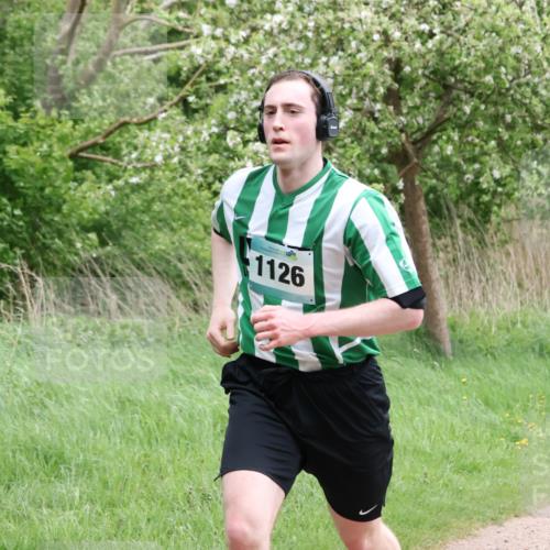 04.05.2025 - 8. Wedeler Halbmarathon Lena Gebhardt http://msf.ph/oto/7842706 04.05.2025 11:18:35 Laufen  meine-sportfotos.de