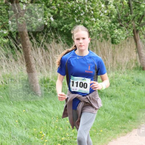 04.05.2025 - 8. Wedeler Halbmarathon Lena Gebhardt http://msf.ph/oto/7842714 04.05.2025 11:18:40 Laufen  meine-sportfotos.de