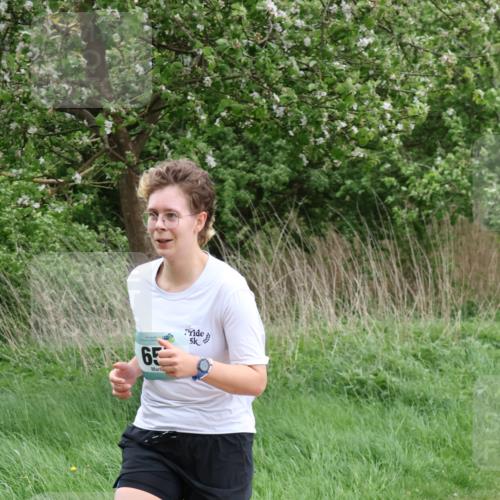 04.05.2025 - 8. Wedeler Halbmarathon Lena Gebhardt http://msf.ph/oto/7842719 04.05.2025 11:18:43 Laufen  meine-sportfotos.de
