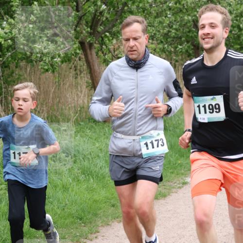 04.05.2025 - 8. Wedeler Halbmarathon Lena Gebhardt http://msf.ph/oto/7842721 04.05.2025 11:18:44 Laufen  meine-sportfotos.de