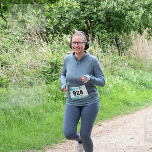 04.05.2025 - 8. Wedeler Halbmarathon Lena Gebhardt http://msf.ph/oto/7842731 04.05.2025 11:19:22 Laufen  meine-sportfotos.de