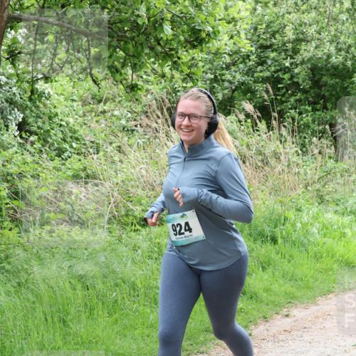 04.05.2025 - 8. Wedeler Halbmarathon Lena Gebhardt http://msf.ph/oto/7842733 04.05.2025 11:19:22 Laufen  meine-sportfotos.de