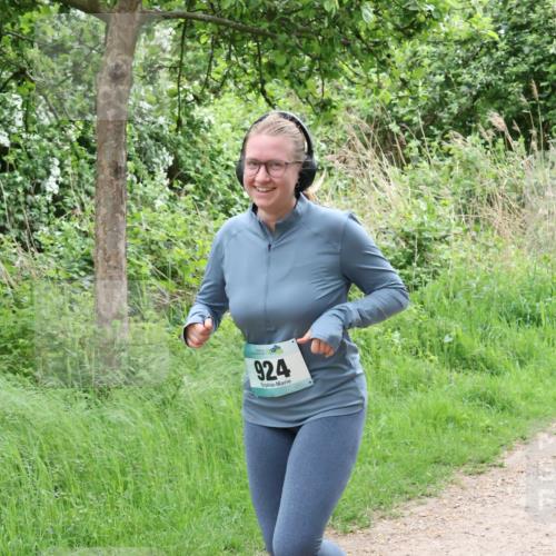 04.05.2025 - 8. Wedeler Halbmarathon Lena Gebhardt http://msf.ph/oto/7842736 04.05.2025 11:19:22 Laufen  meine-sportfotos.de