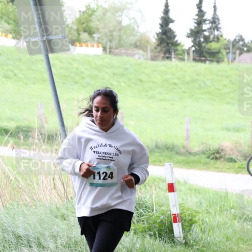 04.05.2025 - 8. Wedeler Halbmarathon Lena Gebhardt http://msf.ph/oto/7842745 04.05.2025 11:21:06 Laufen  meine-sportfotos.de