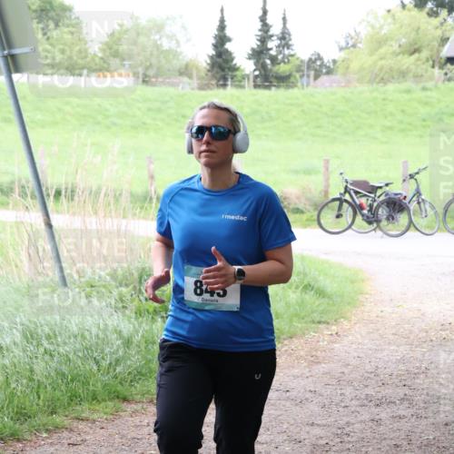 04.05.2025 - 8. Wedeler Halbmarathon Lena Gebhardt http://msf.ph/oto/7842748 04.05.2025 11:21:07 Laufen  meine-sportfotos.de