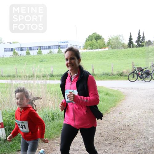 04.05.2025 - 8. Wedeler Halbmarathon Lena Gebhardt http://msf.ph/oto/7842752 04.05.2025 11:21:13 Laufen  meine-sportfotos.de