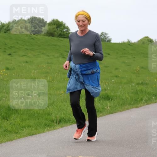 04.05.2025 - 8. Wedeler Halbmarathon Lena Gebhardt http://msf.ph/oto/7842857 04.05.2025 11:28:06 Laufen  meine-sportfotos.de
