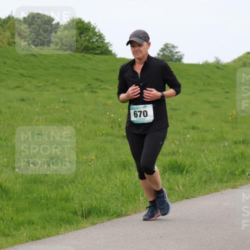 04.05.2025 - 8. Wedeler Halbmarathon Lena Gebhardt http://msf.ph/oto/7842860 04.05.2025 11:28:12 Laufen  meine-sportfotos.de