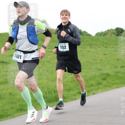 04.05.2025 - 8. Wedeler Halbmarathon Lena Gebhardt http://msf.ph/oto/7842879 04.05.2025 11:31:02 Laufen  meine-sportfotos.de