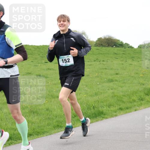 04.05.2025 - 8. Wedeler Halbmarathon Lena Gebhardt http://msf.ph/oto/7842881 04.05.2025 11:31:02 Laufen  meine-sportfotos.de