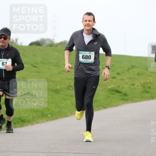 04.05.2025 - 8. Wedeler Halbmarathon Lena Gebhardt http://msf.ph/oto/7842899 04.05.2025 11:32:37 Laufen  meine-sportfotos.de