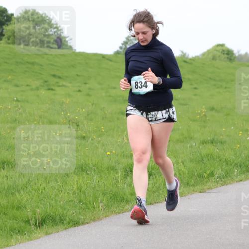 04.05.2025 - 8. Wedeler Halbmarathon Lena Gebhardt http://msf.ph/oto/7842904 04.05.2025 11:32:53 Laufen  meine-sportfotos.de