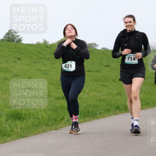 04.05.2025 - 8. Wedeler Halbmarathon Lena Gebhardt http://msf.ph/oto/7842906 04.05.2025 11:33:02 Laufen  meine-sportfotos.de
