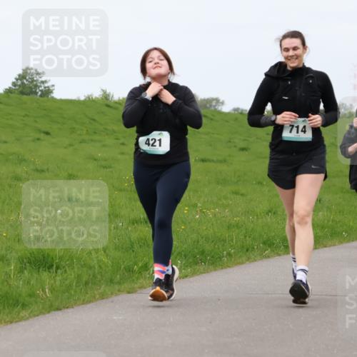 04.05.2025 - 8. Wedeler Halbmarathon Lena Gebhardt http://msf.ph/oto/7842907 04.05.2025 11:33:02 Laufen  meine-sportfotos.de