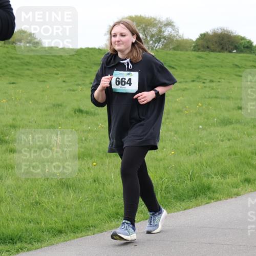 04.05.2025 - 8. Wedeler Halbmarathon Lena Gebhardt http://msf.ph/oto/7842909 04.05.2025 11:33:11 Laufen  meine-sportfotos.de