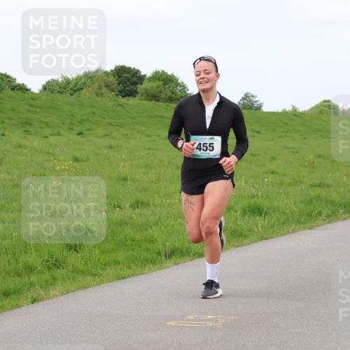 04.05.2025 - 8. Wedeler Halbmarathon Lena Gebhardt http://msf.ph/oto/7842925 04.05.2025 11:34:22 Laufen  meine-sportfotos.de