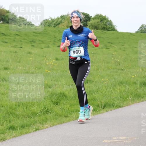 04.05.2025 - 8. Wedeler Halbmarathon Lena Gebhardt http://msf.ph/oto/7842978 04.05.2025 11:39:44 Laufen  meine-sportfotos.de
