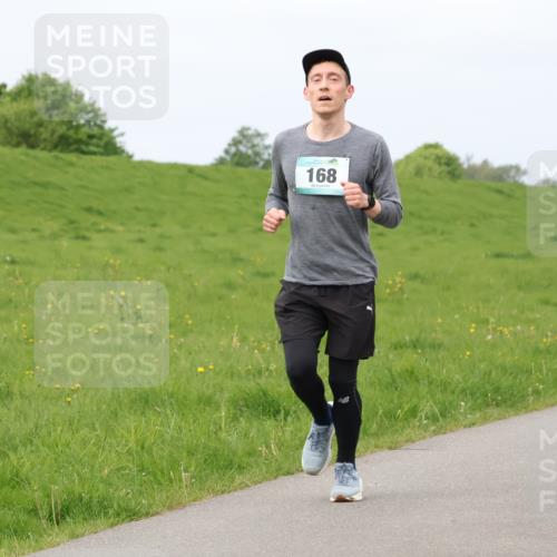 04.05.2025 - 8. Wedeler Halbmarathon Lena Gebhardt http://msf.ph/oto/7843001 04.05.2025 11:43:11 Laufen  meine-sportfotos.de