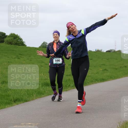 04.05.2025 - 8. Wedeler Halbmarathon Lena Gebhardt http://msf.ph/oto/7843018 04.05.2025 11:46:35 Laufen  meine-sportfotos.de