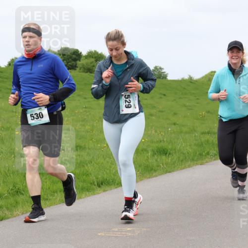 04.05.2025 - 8. Wedeler Halbmarathon Lena Gebhardt http://msf.ph/oto/7843044 04.05.2025 11:48:43 Laufen  meine-sportfotos.de