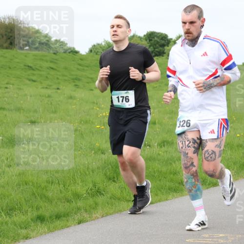 04.05.2025 - 8. Wedeler Halbmarathon Lena Gebhardt http://msf.ph/oto/7843068 04.05.2025 11:51:14 Laufen  meine-sportfotos.de