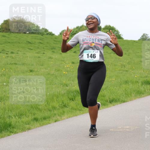 04.05.2025 - 8. Wedeler Halbmarathon Lena Gebhardt http://msf.ph/oto/7843084 04.05.2025 11:52:21 Laufen  meine-sportfotos.de