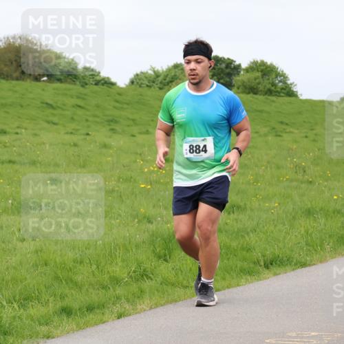 04.05.2025 - 8. Wedeler Halbmarathon Lena Gebhardt http://msf.ph/oto/7843087 04.05.2025 11:52:47 Laufen  meine-sportfotos.de