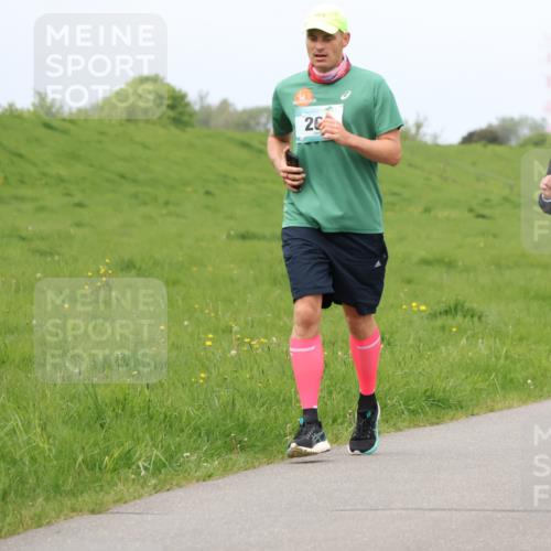 04.05.2025 - 8. Wedeler Halbmarathon Lena Gebhardt http://msf.ph/oto/7843091 04.05.2025 11:53:08 Laufen  meine-sportfotos.de