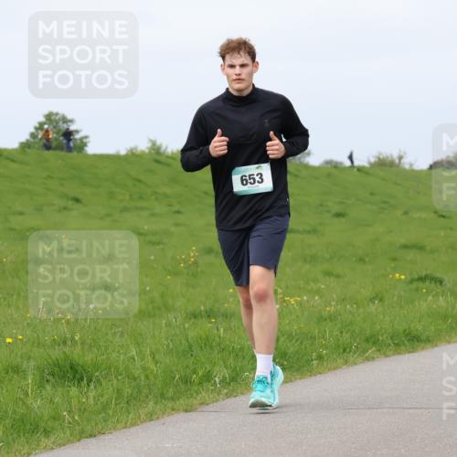 04.05.2025 - 8. Wedeler Halbmarathon Lena Gebhardt http://msf.ph/oto/7843105 04.05.2025 11:56:33 Laufen  meine-sportfotos.de