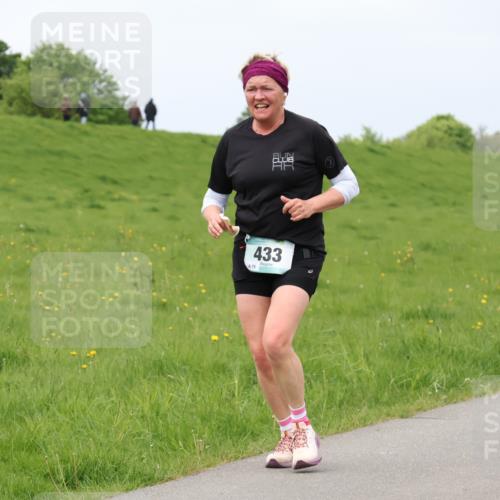 04.05.2025 - 8. Wedeler Halbmarathon Lena Gebhardt http://msf.ph/oto/7843111 04.05.2025 11:58:39 Laufen  meine-sportfotos.de