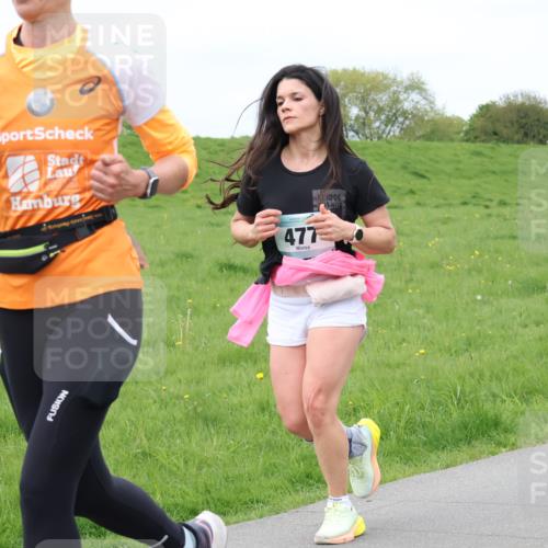 04.05.2025 - 8. Wedeler Halbmarathon Lena Gebhardt http://msf.ph/oto/7843119 04.05.2025 11:59:21 Laufen  meine-sportfotos.de
