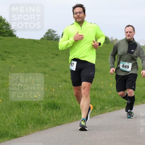 04.05.2025 - 8. Wedeler Halbmarathon Lena Gebhardt http://msf.ph/oto/7843122 04.05.2025 11:59:31 Laufen  meine-sportfotos.de