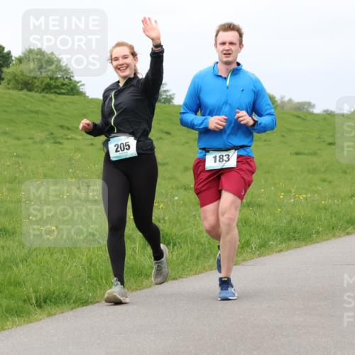 04.05.2025 - 8. Wedeler Halbmarathon Lena Gebhardt http://msf.ph/oto/7843128 04.05.2025 11:59:39 Laufen  meine-sportfotos.de