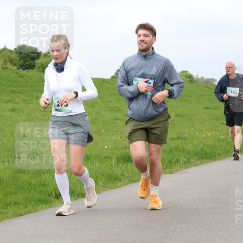04.05.2025 - 8. Wedeler Halbmarathon Lena Gebhardt http://msf.ph/oto/7843135 04.05.2025 12:01:21 Laufen  meine-sportfotos.de