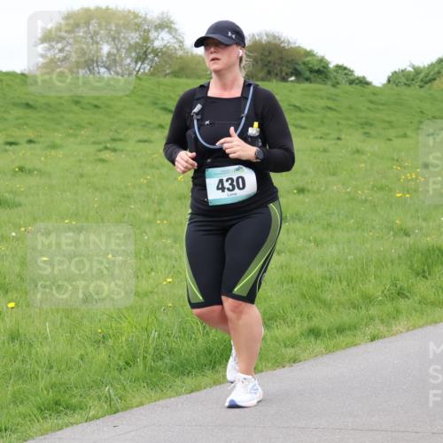 04.05.2025 - 8. Wedeler Halbmarathon Lena Gebhardt http://msf.ph/oto/7843138 04.05.2025 12:01:37 Laufen  meine-sportfotos.de