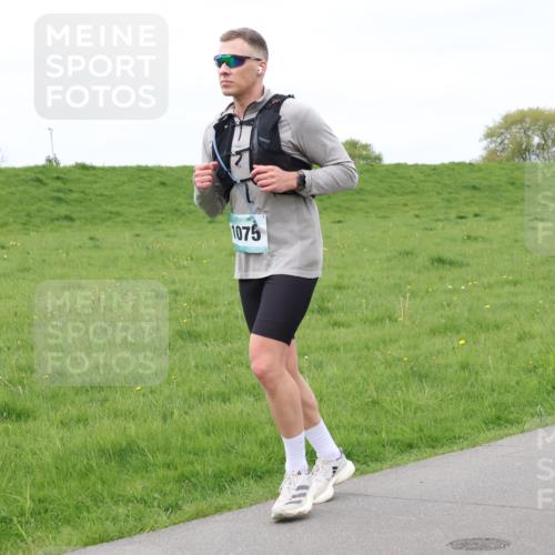04.05.2025 - 8. Wedeler Halbmarathon Lena Gebhardt http://msf.ph/oto/7843145 04.05.2025 12:02:34 Laufen  meine-sportfotos.de