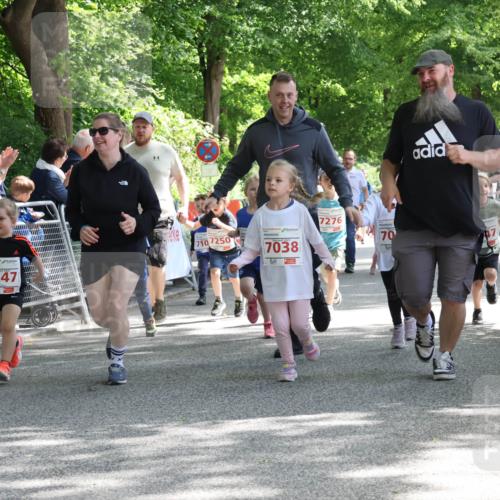 17.05.2025 - Störlauf Strokosch-Dieckow http://msf.ph/oto/7845900 17.05.2025 13:01:48 Ziel 7147, 7107250, 7038, 7276, 70 meine-sportfotos.de