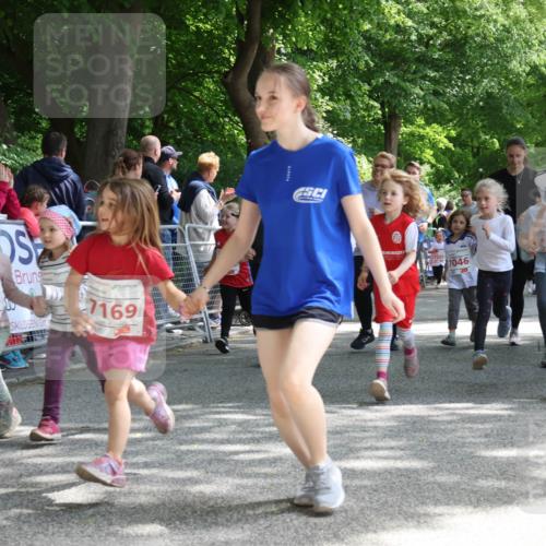 17.05.2025 - Störlauf Strokosch-Dieckow http://msf.ph/oto/7845965 17.05.2025 13:02:12 Ziel 7266, 7169, 7046 meine-sportfotos.de