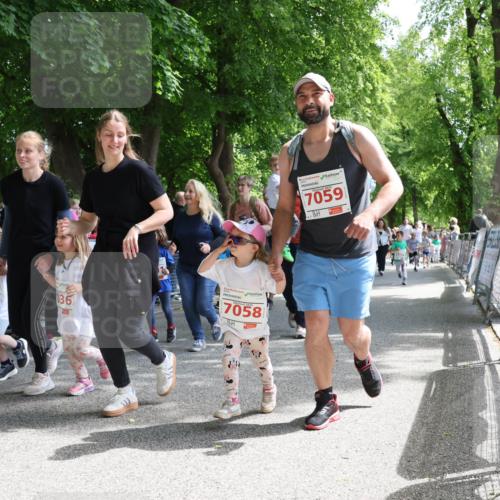 17.05.2025 - Störlauf Strokosch-Dieckow http://msf.ph/oto/7846014 17.05.2025 13:02:27 Ziel 7070, 0361, 7058, 7059 meine-sportfotos.de