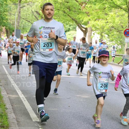 17.05.2025 - Störlauf Strokosch-Dieckow http://msf.ph/oto/7846016 17.05.2025 13:31:41 Laufen 20, 70, 368, 298, 2025, 203, 15, 329, 366, 346, 363, 465, 328, 335, 206, 202, 169, 3 meine-sportfotos.de