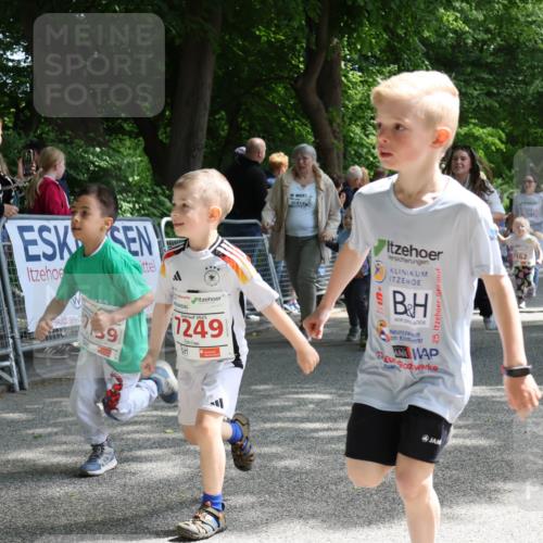 17.05.2025 - Störlauf Strokosch-Dieckow http://msf.ph/oto/7846018 17.05.2025 13:02:31 Ziel 110, 39, 2025, 1249, 25, 7162, 7238, 6029 meine-sportfotos.de