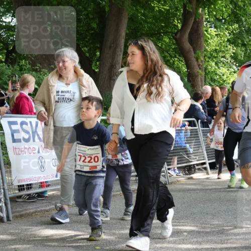 17.05.2025 - Störlauf Strokosch-Dieckow http://msf.ph/oto/7846022 17.05.2025 13:02:33 Ziel 00, 7220, 708, 2025, 7238 meine-sportfotos.de